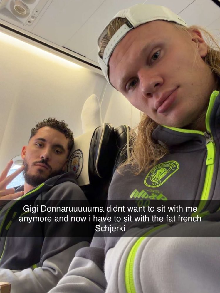 FRBlueMoon's tweet photo. 🚨🆕 Erling Haaland c’est un gamin 😂

"𝗗𝗢𝗡𝗡𝗔𝗥𝗨𝗠𝗠𝗔 𝗔 𝗣𝗔𝗦 𝗩𝗢𝗨𝗟𝗨 𝗦’𝗔𝗦𝗦𝗘𝗢𝗜𝗥 𝗔𝗩𝗘𝗖 𝗠𝗢𝗜 𝗘𝗧 𝗠𝗔𝗜𝗡𝗧𝗘𝗡𝗔𝗡𝗧 𝗝𝗘 𝗗𝗢𝗜𝗦 𝗠’𝗔𝗦𝗦𝗘𝗢𝗜𝗥 𝗔𝗩𝗘𝗖 𝗟𝗘 𝗚𝗥𝗢𝗦 𝗙𝗥𝗔𝗡𝗖̧𝗔𝗜𝗦 𝗦𝗖𝗛𝗝𝗘𝗥𝗞𝗜."  🇳🇴 🇫🇷 https://t.co/fhUXPfS4CW