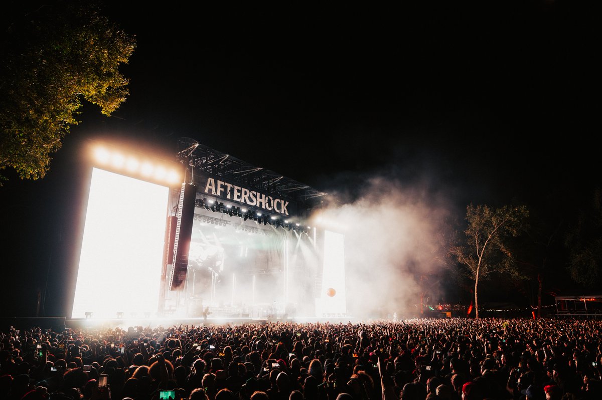 summainfernoen's tweet image. This is how the main stage at Aftershock Festival looked last night on Day Two 🔥🎸🎶

#AftershockFestival #Aftershock2025 #FestivalStage #RockCommunity #MetalVibes #SacramentoRocks #LiveMusicEnergy