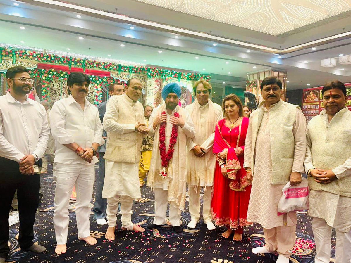 श्री वैष्णो सेवा मंडल चैरिटेबल ट्रस्ट द्वारा आयोजित 86वें भव्य नवरात्रि महोत्सव में सम्मिलित हुआ।

माँ जगत जननी दुर्गा से प्रार्थना है कि उनके दिव्य आशीर्वाद से सम्पूर्ण क्षेत्रवासियों का जीवन स्वास्थ्य, सुख-समृद्धि और शांति से परिपूर्ण रहे