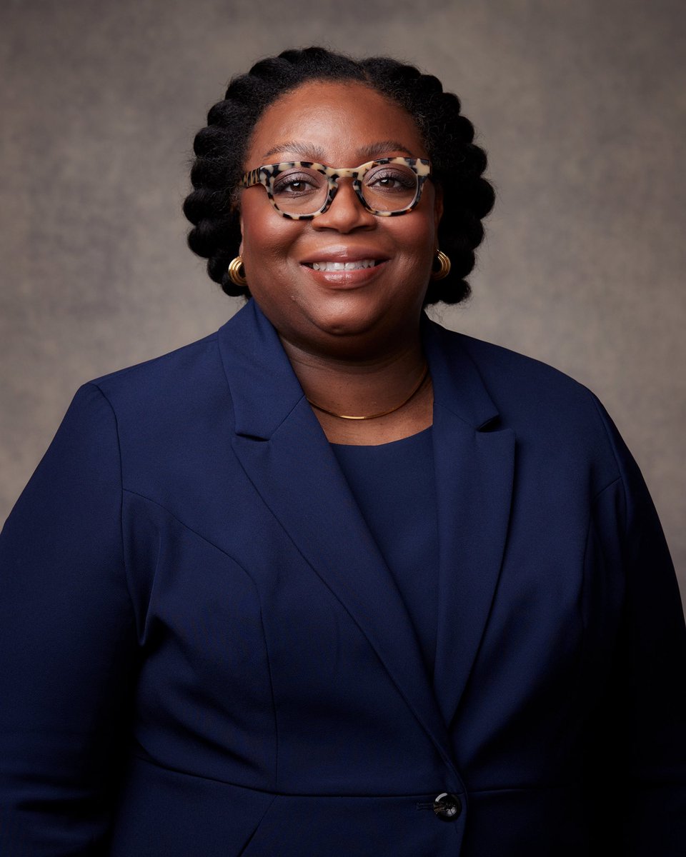 bilywonka's tweet photo. Sister Browning is good at talking about primary without making you feel like you are in primary. 
Also her glasses 🔥🔥#generalconference https://t.co/webQaFjRoL