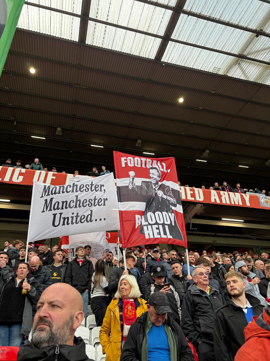 Shavin_Fernando's tweet photo. Our flag was out today, it was amazing to see it, thank you lads @TraMufc @Guerrilla33 https://t.co/Ok41PCdzoW