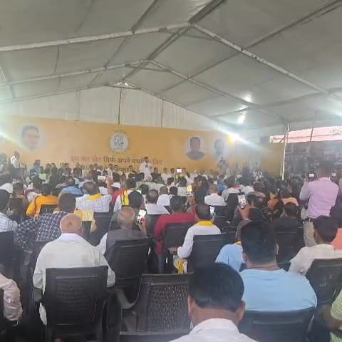MinooSinghJS's tweet photo. आज, 4 अक्टूबर 2025, को हम सबने मिलकर जन सुराज पार्टी का स्थापना दिवस धूमधाम से मनाया।
इस अवसर पर प्रशांत किशोर जी को नमन — जिन्होंने अपने सपनों को बिहार के हर घर तक पहुँचाने के लिए ईमानदारी, निष्ठा और अथक परिश्रम से एक आंदोलन खड़ा किया। https://t.co/WjMDxOGhc7