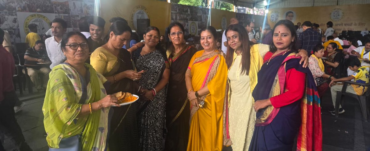 MinooSinghJS's tweet photo. आज, 4 अक्टूबर 2025, को हम सबने मिलकर जन सुराज पार्टी का स्थापना दिवस धूमधाम से मनाया।
इस अवसर पर प्रशांत किशोर जी को नमन — जिन्होंने अपने सपनों को बिहार के हर घर तक पहुँचाने के लिए ईमानदारी, निष्ठा और अथक परिश्रम से एक आंदोलन खड़ा किया। https://t.co/WjMDxOGhc7