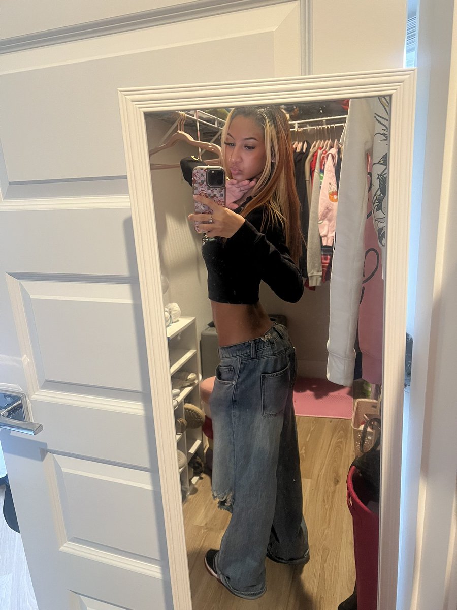 Kayla 🩷 (@kaaylaaanicole) on Twitter photo 