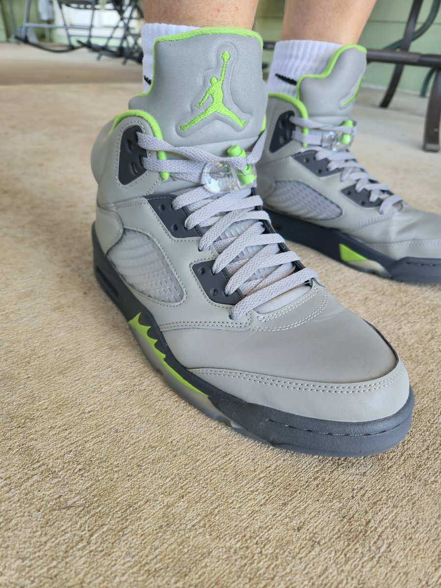 Scoobydoobie90's tweet image. Off 2 run a few errands, just a lil fit i put together last minute. @Jumpman23 #back2thefuture