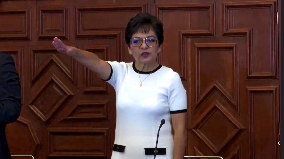 LiliaCedilloMX's tweet image. Hoy asumo con orgullo mi segundo periodo como rectora de la #BUAP (2025-2029).Agradezco la presencia de José Luis García Parra, coordinador del Gabinete Estatal, en representación del gobernador @armentapuebla_ y a todos los que hacen posible que nuestra universidad siga adelante