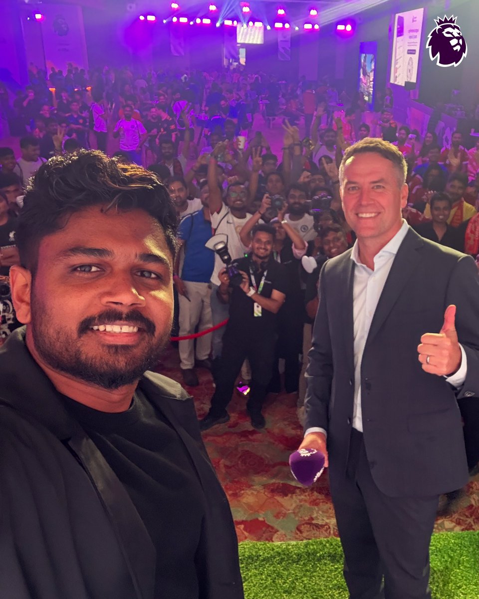 PLforIndia's tweet photo. All smiles at #PremierLeagueLive 📸 🤩

@IamSanjuSamson | @themichaelowen https://t.co/Kj5BCvCfgf