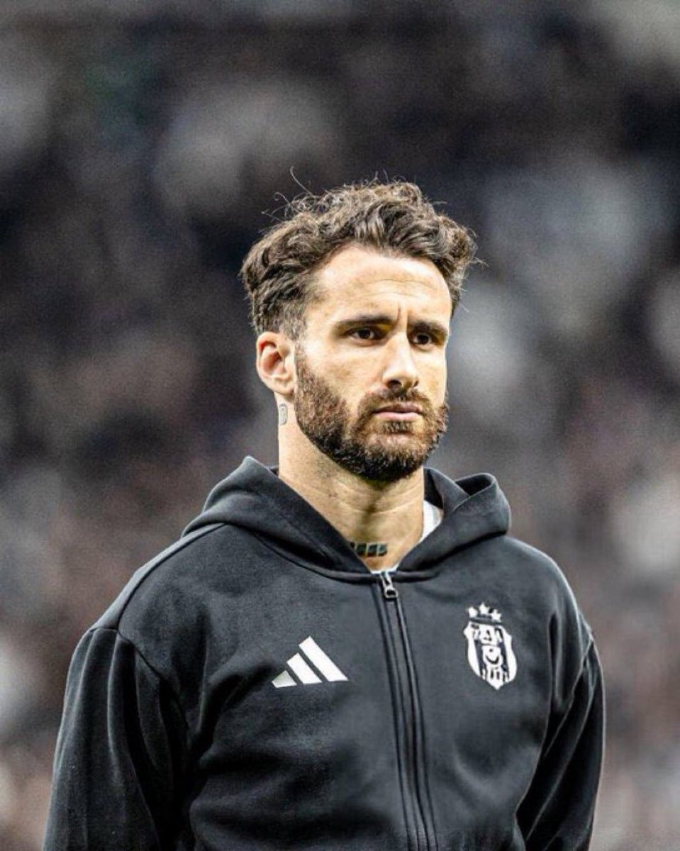 Davinson Sanchez siken bir tarzı var. 

Gördü mü dayanamıyor. 

#GSvBJK