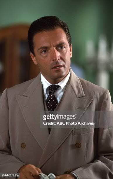 barbaravitali2's tweet photo. Happy Birthday to #ArmandAssante  October 4,1949 #Hoffa #Striptease #JudgeDredd #AmericanGangster https://t.co/kHIaz61Vhj