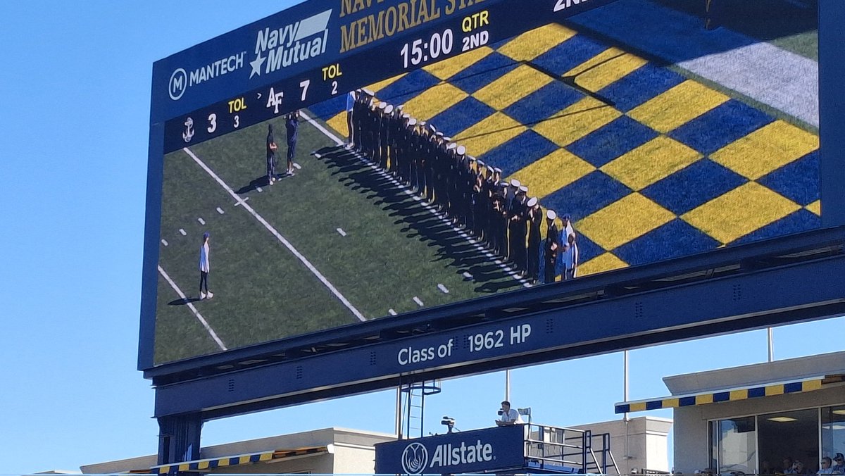 slhNavy91's tweet photo. Recognizing @NavyGymnastics
#GoNavy
#BeatAirForce
Say, didn't #Navy91 @NavyGymnastics just take command of U.S. Special Operations Command? https://t.co/aurDPusRhq