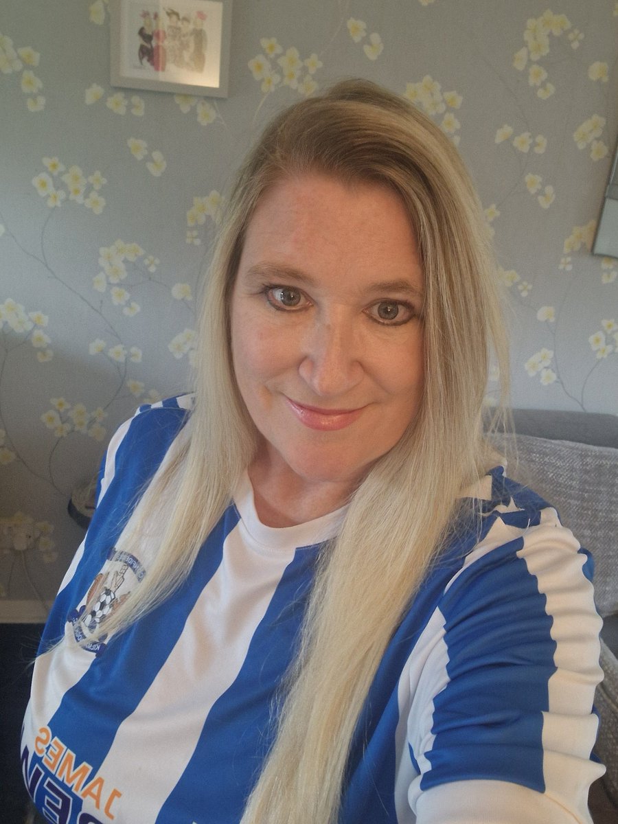 suzanne_mccall's tweet photo. Great result today @KilmarnockFC 💙🤍 https://t.co/gGw42VovQZ