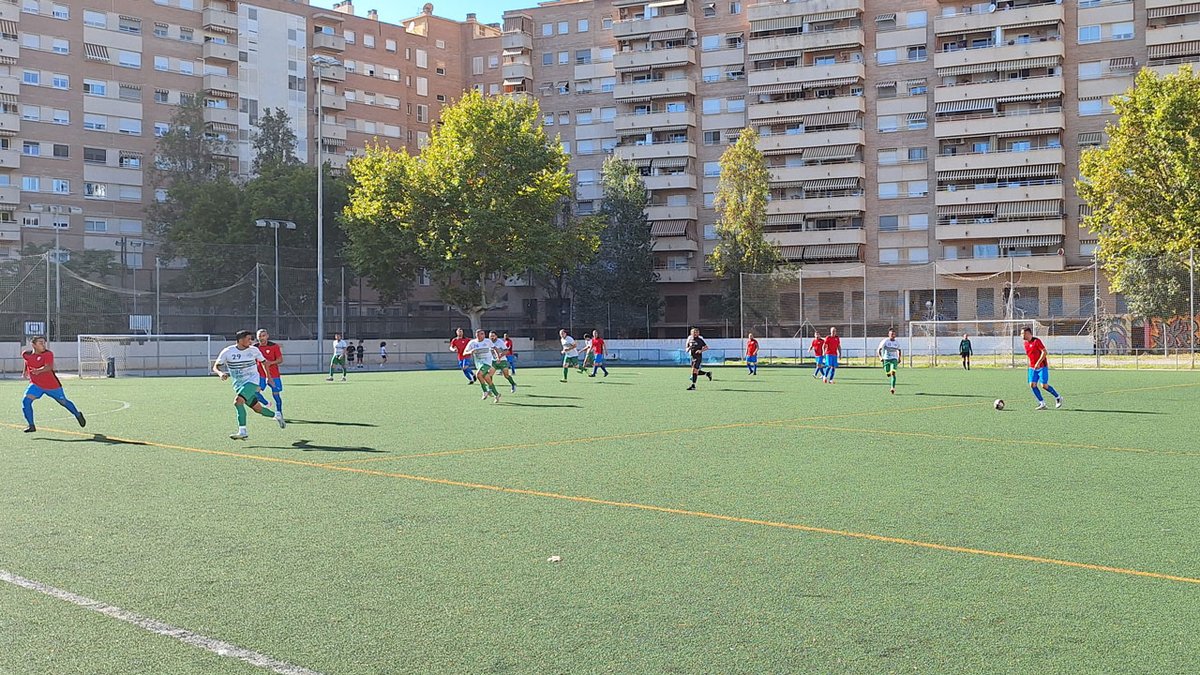 Partit igualat que l'adversari ha sabut manejar millor que nosaltres. En un córner a l'inici de la segona part se'ns han avançat. No hem aconseguit superar aquest cop. Després la precipitació i el cansament han fet la resta. Endavant! ⚪️🟢
Sants, 0 - Fundació Prat, 2