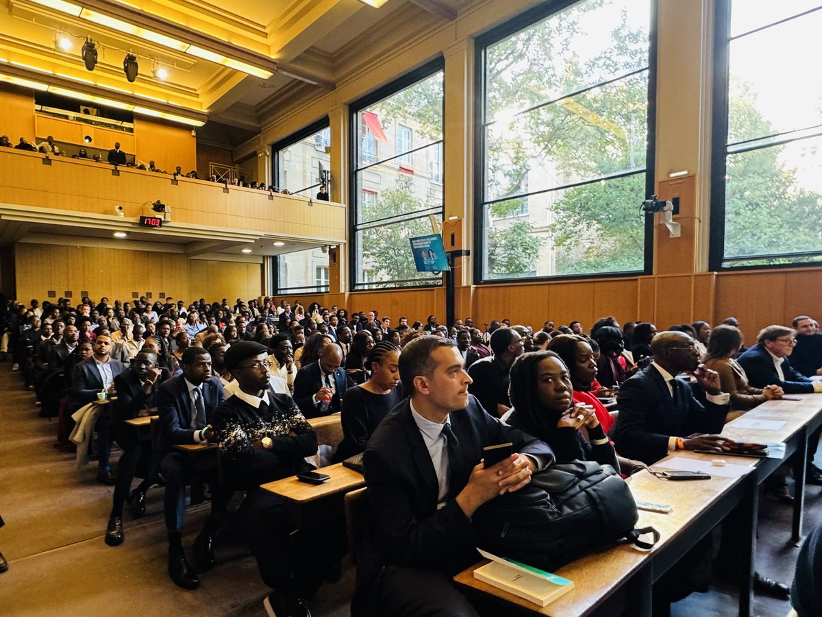 #RDC À l’invitation de la French-African Foundation, <a href="/Moise_Katumbi/">Moise Katumbi</a> s’est exprimé à <a href="/sciencespo/">Sciences Po</a> devant une jeunesse engagée.
Thème du jour: Agriculture et sécurité alimentaire.
Avec franchise et conviction, il a plaidé pour une Afrique de travail, d’intégrité et de responsabilité