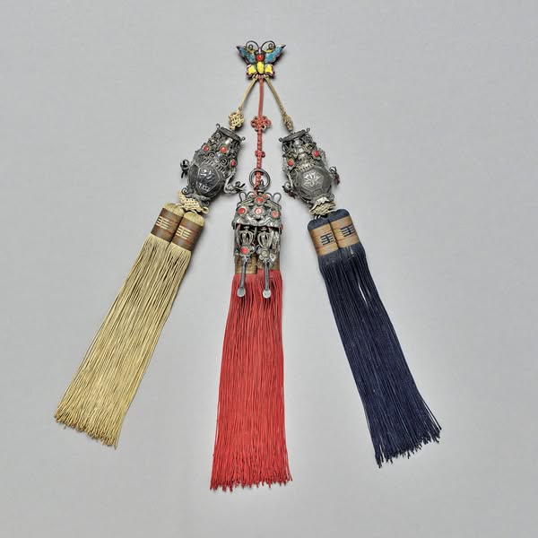MuseoCulturas's tweet photo. Ven al #taller "Las mujeres .. norigae ... Joseon". Conoce este accesorio femenino. Imparte: María Ortiz Ayala, Servicio Social, Comunicación educativa.

🗓️#Sábado 11 de octubre
📌Sala Educativa del #MNCM
🏛️Moneda 13, Centro Histórico, #CDMX
⏰12 h
🪑 20
📝https://t.co/YC4NA3Ii5T https://t.co/XhFvQmBQF1