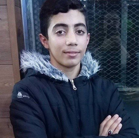 شبی است که بعد از تحمل ۱۲ روز درد زخم گلوله‌ها، ۱۳مهر۱۴۰۱ جان داد. خانواده‌اش را تهدید کردند بگویند سگ گاز گرفته. فقط ۱۷ سال داشت🖤
#نیما_شفق‌دوست