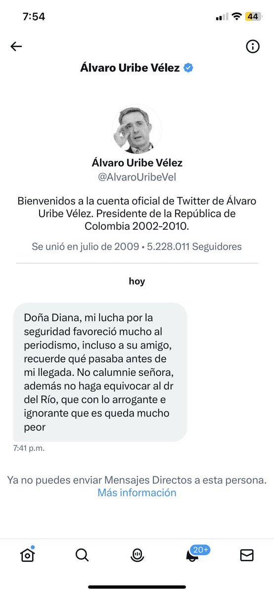 Ese señor <a href="/AlvaroUribeVel/">Álvaro Uribe Vélez</a> no solo es un bandido condenado por el delito de fraude procesal y soborno a testigos sino que además hostiga periodistas a través de mensajes de dm. Qué cosa tan miedosa y tan intimidante. Un bandido es lo que es! <a href="/HELIODOPTERO/">Gonzalo Guillén</a> <a href="/JulianFMartinez/">Julián F. Martínez</a> Miren.