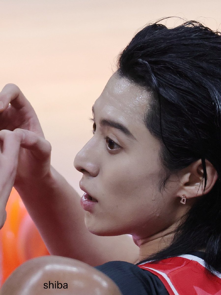 His skin is flawless! 🫠🫠 Can't wait for new F1 pics tomorrow, I'm sure they will be fire 🔥

#DylanWang #WangHedi