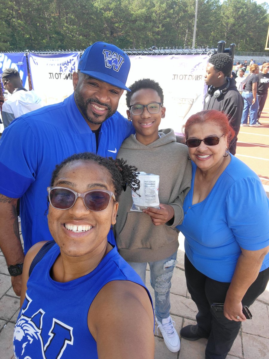 MsTedu's tweet image. Out supporting Westlake's JROTC Dept hosting their first Raider Meet for Zone 3. 

This is the fun part of the job...showing up for my students in their hobbies &amp;amp; clubs.