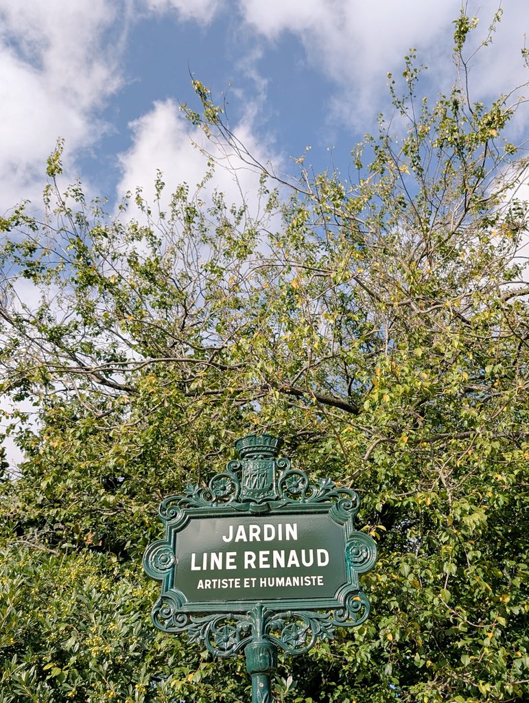 jejeparis's tweet image. Petit clin d'œil d'une balade sur les Champs-Elysées 😉
Quand #artiste rime avec #humaniste 🩵