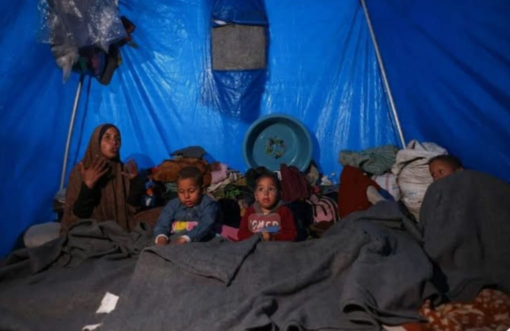 HamedRamia's tweet photo. Our children deserve a better life not that miserable one 😭 https://t.co/CnzACAffGS