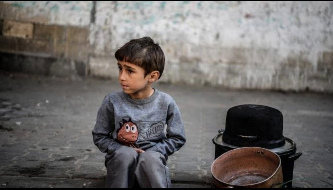 HamedRamia's tweet photo. Our children deserve a better life not that miserable one 😭 https://t.co/CnzACAffGS