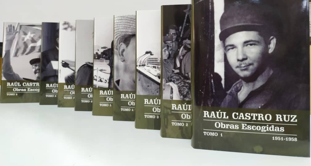 🇨🇺| Fue presentada en el Memorial José Martí la colección "Raúl Castro Ruz. Obras Escogidas", con la presencia del Presidente <a href="/DiazCanelB/">Miguel Díaz-Canel Bermúdez</a>. 

➡️ Ya están disponibles en formato PDF. ¡Puedes descargarla! 👇

Guía de Colección
🔗pcc.cu/raul-castro-ru…

#Cuba #RaúlEsRaúl