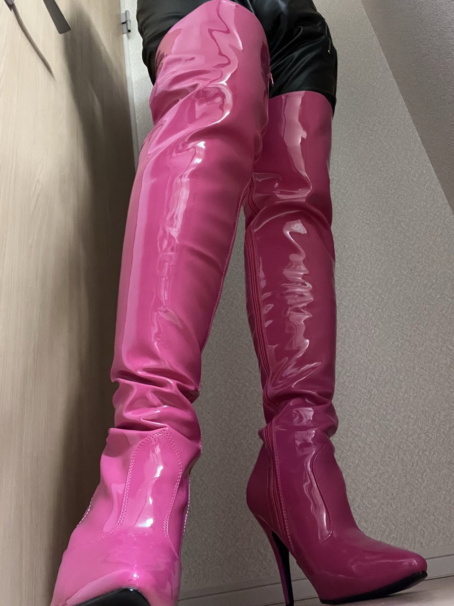 t_bootscrush tweet picture