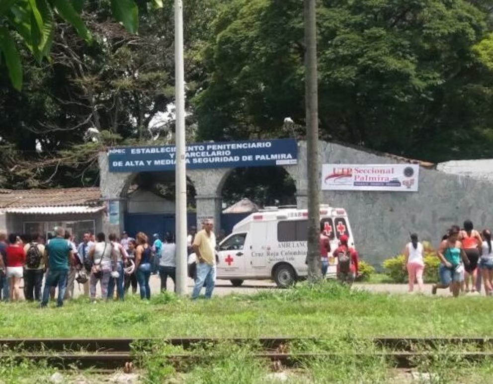 Astrid Sánchez (@astridsanchezm) on Twitter photo El ataque a los guardianes del <a href="/INPEC_Colombia/">INPEC Colombia</a> debe cesar. Son personas que solo ejercen una labor y tienen familia y una vida por construir como todos. Mi llamado para que cese la violencia en todas sus formas. Colombia debe convertirse en una nación donde quepamos todos en paz El ataque a los guardianes del <a href="/INPEC_Colombia/">INPEC Colombia</a> debe cesar. Son personas que solo ejercen una labor y tienen familia y una vida por construir como todos. Mi llamado para que cese la violencia en todas sus formas. Colombia debe convertirse en una nación donde quepamos todos en paz