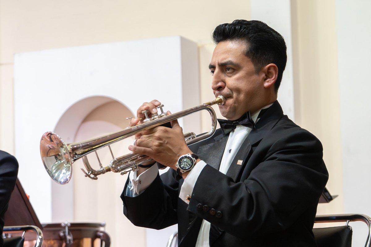 Nuestro concierto se vivió con muchas emociones y una maravillosa concurrencia de público bajo la batuta de Luis Cueva. La majestuosidad de Beethoven, la fuerza de Tchaikovsky, la energía de Rossini y el orgullo de nuestra música nos envolvieron en una atmósfera única.

#SomosOsl