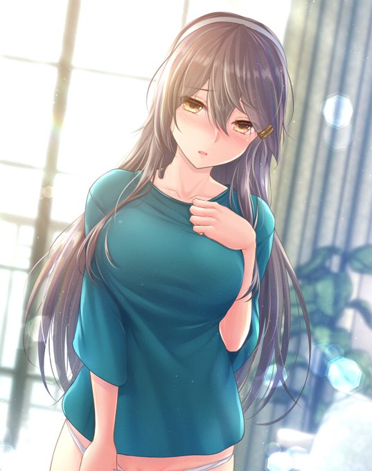 部屋着の榛名が何かして欲しそうにこちらを見ている絵です 