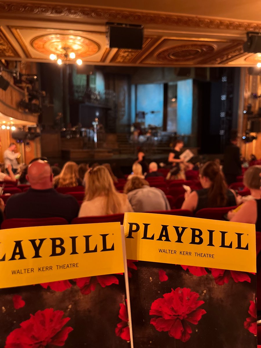 ConnieSabs's tweet photo. the me right before weeping the second jack hit that falsetto (their first note 🥀♥️) https://t.co/IPRPEHqhPS