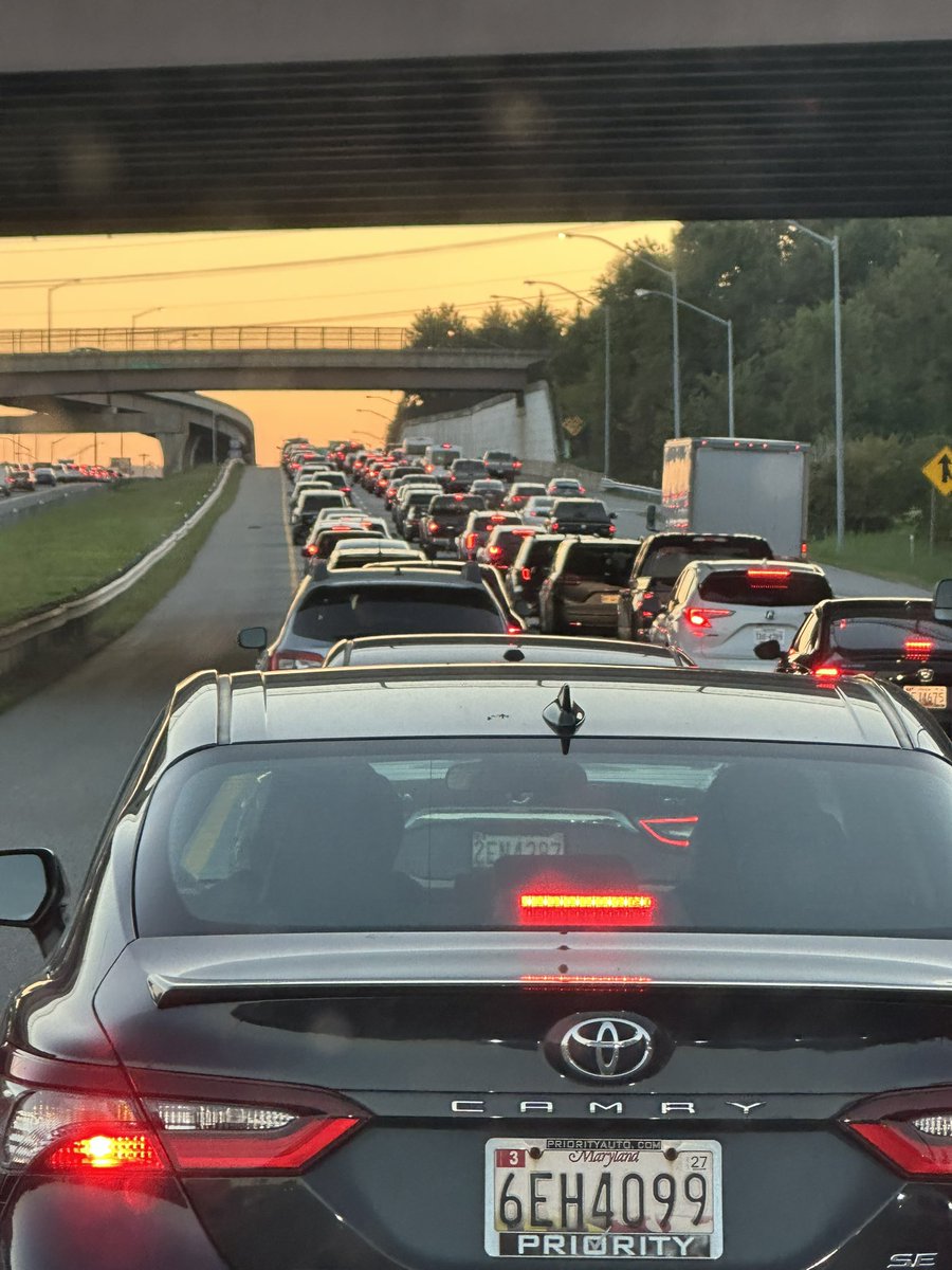 brian92873's tweet photo. @WTOPtraffic  6:37pm, outer loop 2 miles to Wilson Bridge, traffic is STOPPED https://t.co/S7K4FSU1op