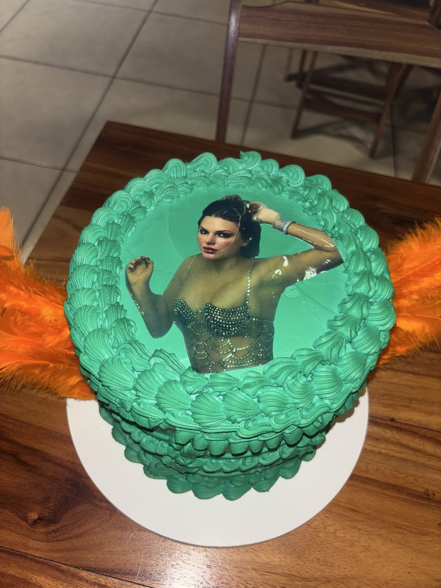 guigermee's tweet photo. Notas pro meu bolo de aniversário?? https://t.co/k7LupP0AOQ