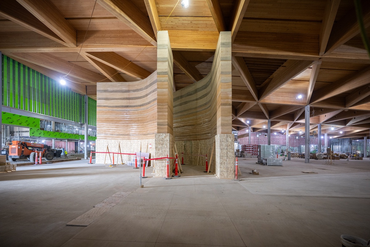 TRPresLibrary's tweet image. Thank you @WesternBuilder &amp;amp; Melinda Zimmerman-Boehler for spotlighting the bold work by @JEDunnConstruct building the $400M Theodore Roosevelt Presidential Library — a “living” building rising from the Badlands. 🌿

Read the full story here 👉 westernbuilder.news/WB/article/04E……