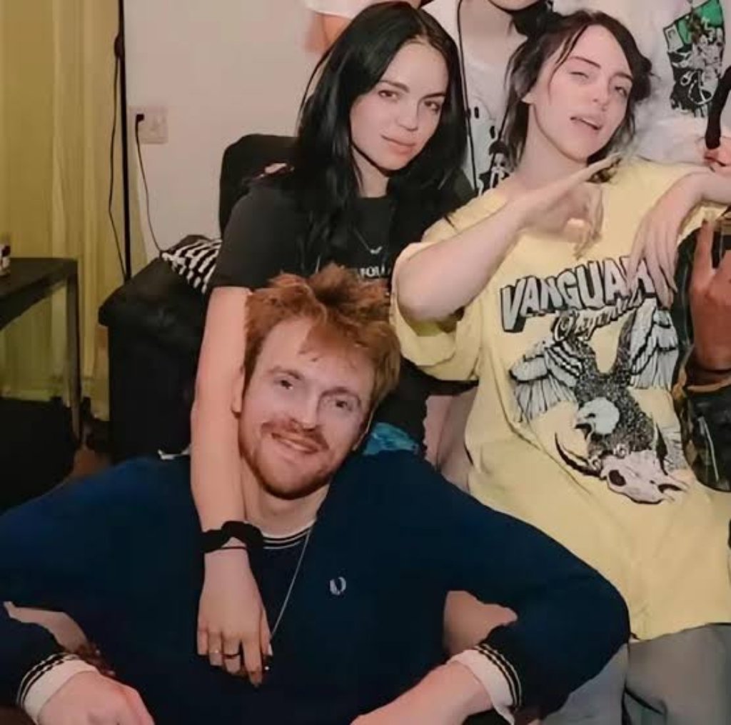 liz tweet media
