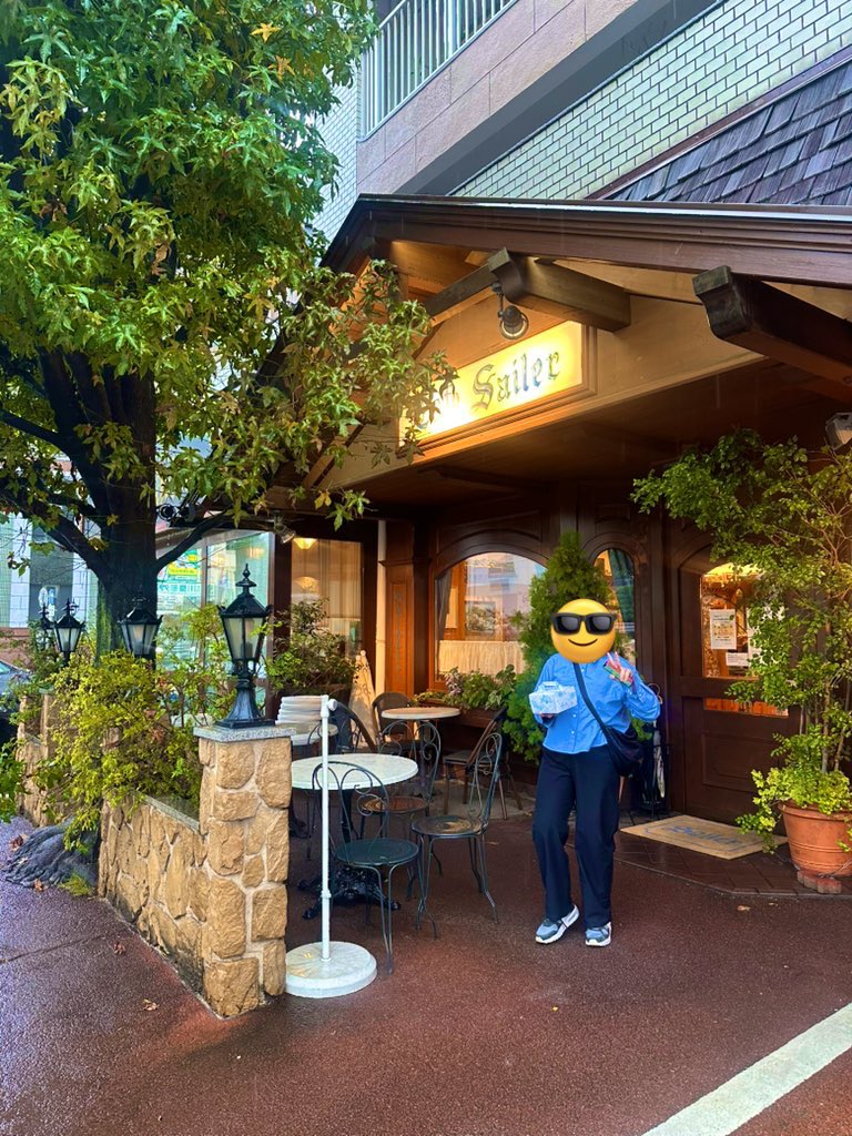 AkemiMatsuo2's tweet photo. 福岡市長丘にあるオーストリア菓子とパンの #Sailer
最近はパンをあまり食べないけど、たまに欲しくなるプレッツェル。そんな時はこちらに。喫茶コーナーもあり。大変美味でした。 https://t.co/KDpIXsUYSE