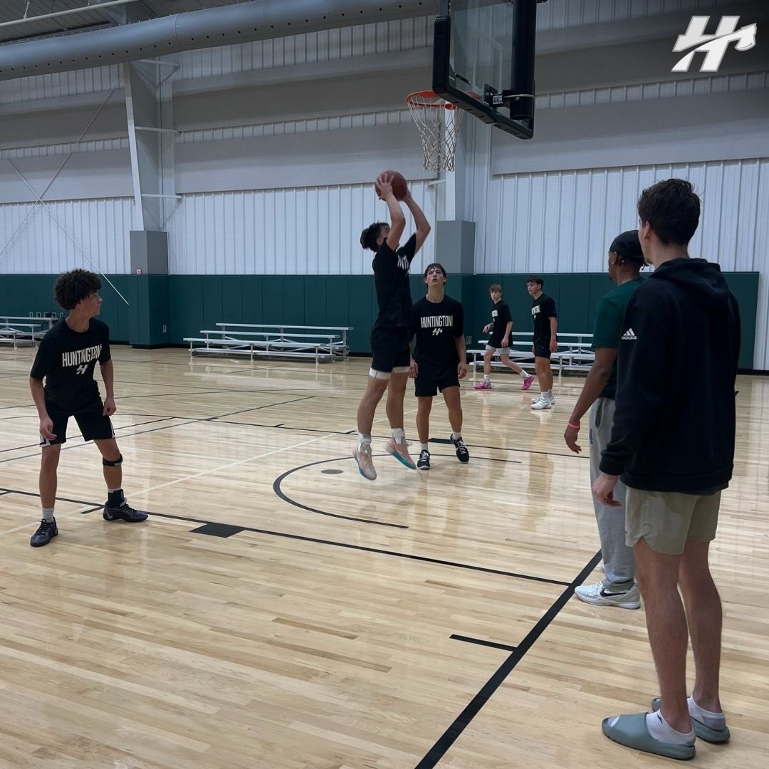 HuntingtonHoops's tweet photo. Great day of Forester Elite Camp in the books! 🏀🌲🪓

Shoutout to all the prospects who attended to work on their games! The future is bright 👀 https://t.co/2fDKaRDrQU