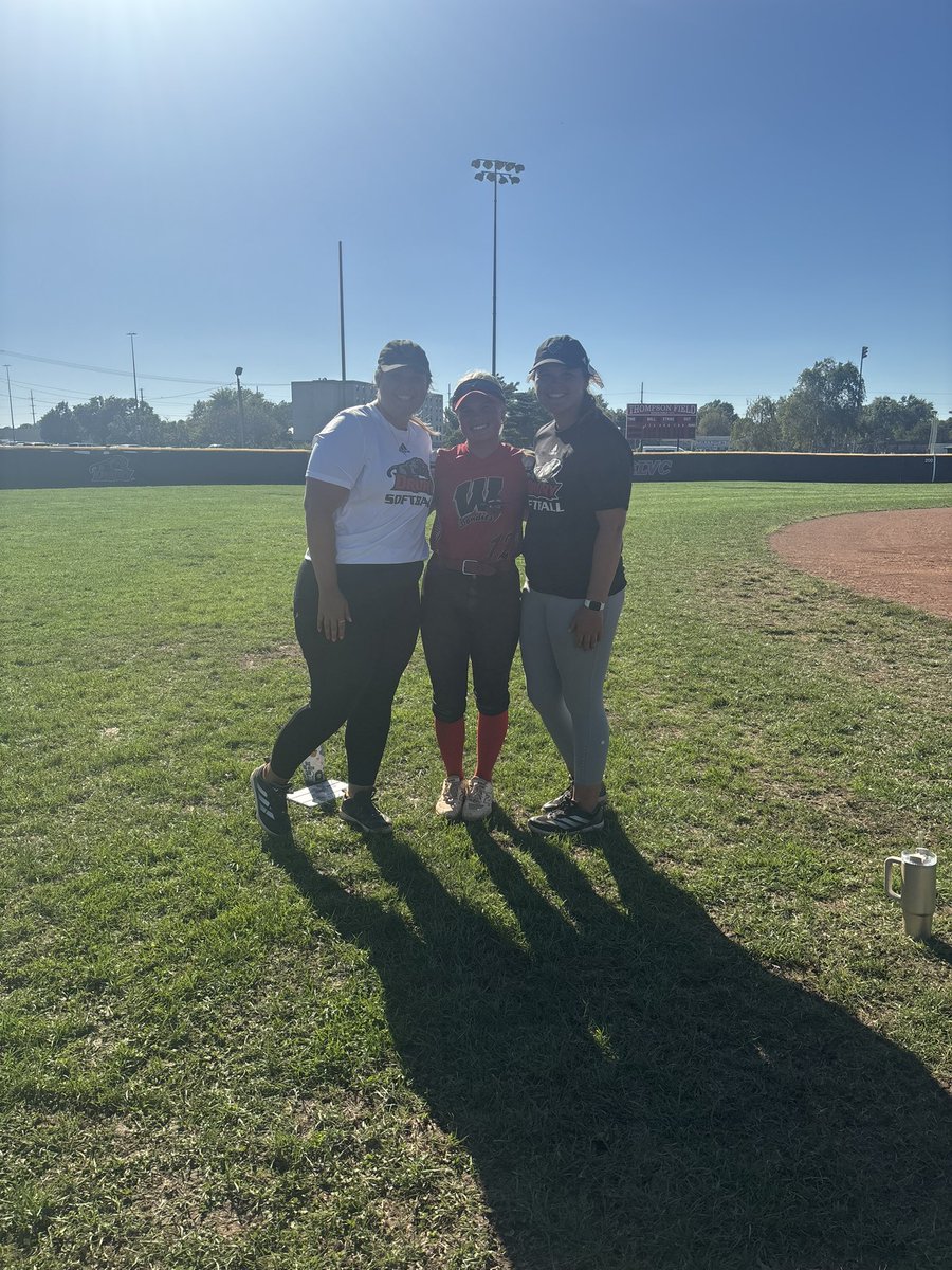 I had an amazing time learning new defensive and offensive skills <a href="/drurysb/">Drury Panthers Softball</a> camp today!! Thank you <a href="/15_CoachG/">Brooke Gajewski</a> and <a href="/MirandaGajewski/">Miranda Gajewski</a> for having me!! <a href="/WisconsinBandi1/">Wisconsin Bandits</a> <a href="/18BanditsHeintz/">Wisconsin Bandits National - Heintz</a>
