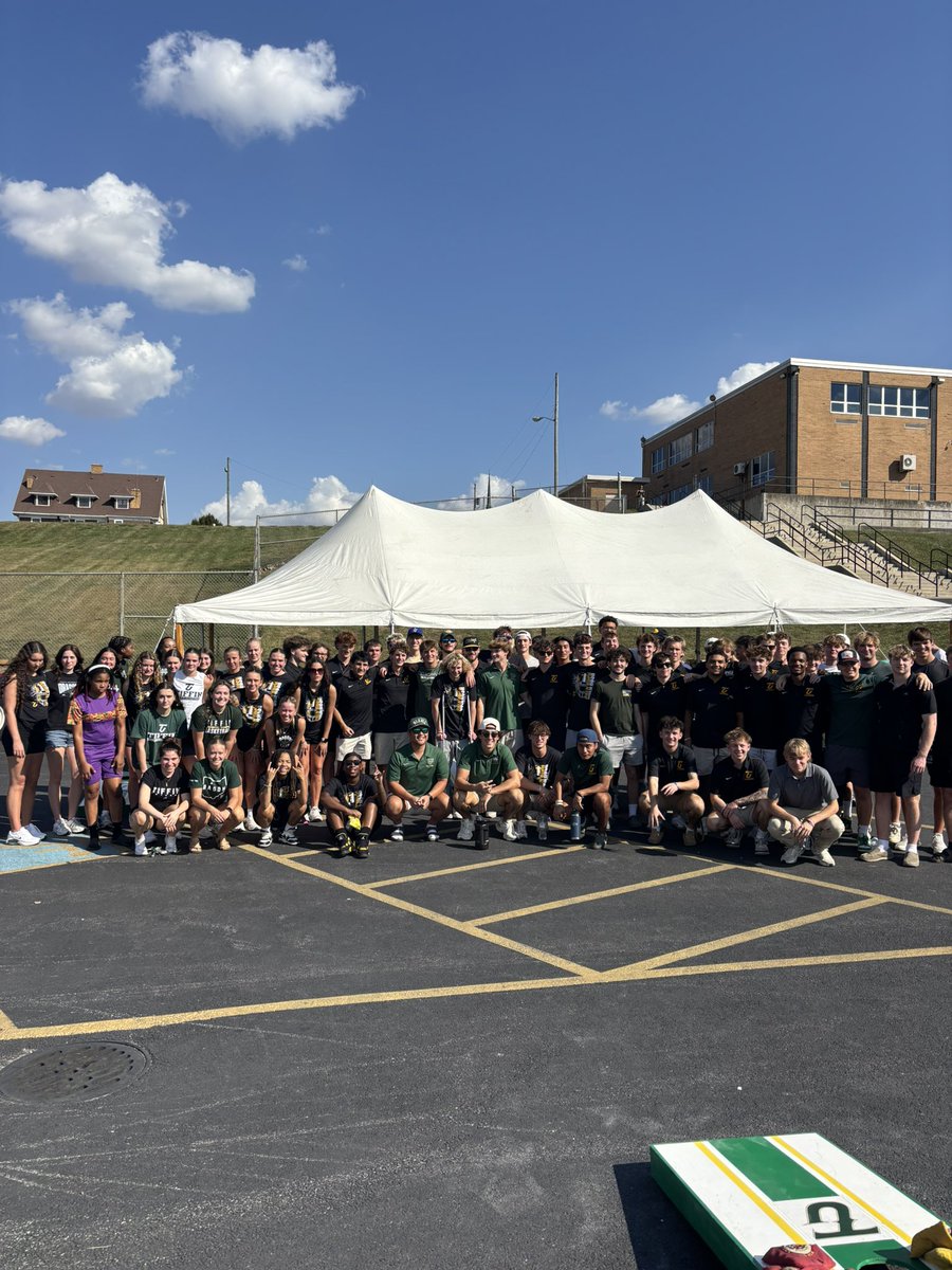 Huge Dragon win today‼️🏈 Had a great time taligating with TU Men’s Lacrosse! 

#GOGONS #TUWBB