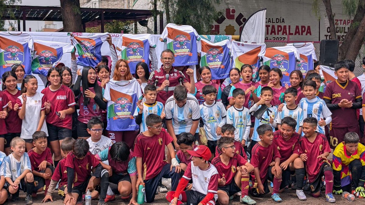 Javier_Hidalgo's tweet photo. Faltan solo 24 horas para el cierre del registro del Torneo Comunitario Infantil Ollamaliztli y en PILARES ya llevamos 340 equipos de niñas y niños entre 9 y 16 años listos para vivir esta gran fiesta del fútbol y comunidad 🤍⚽️

¡Juntas y juntos haremos historia! https://t.co/Dr0NEUrduq