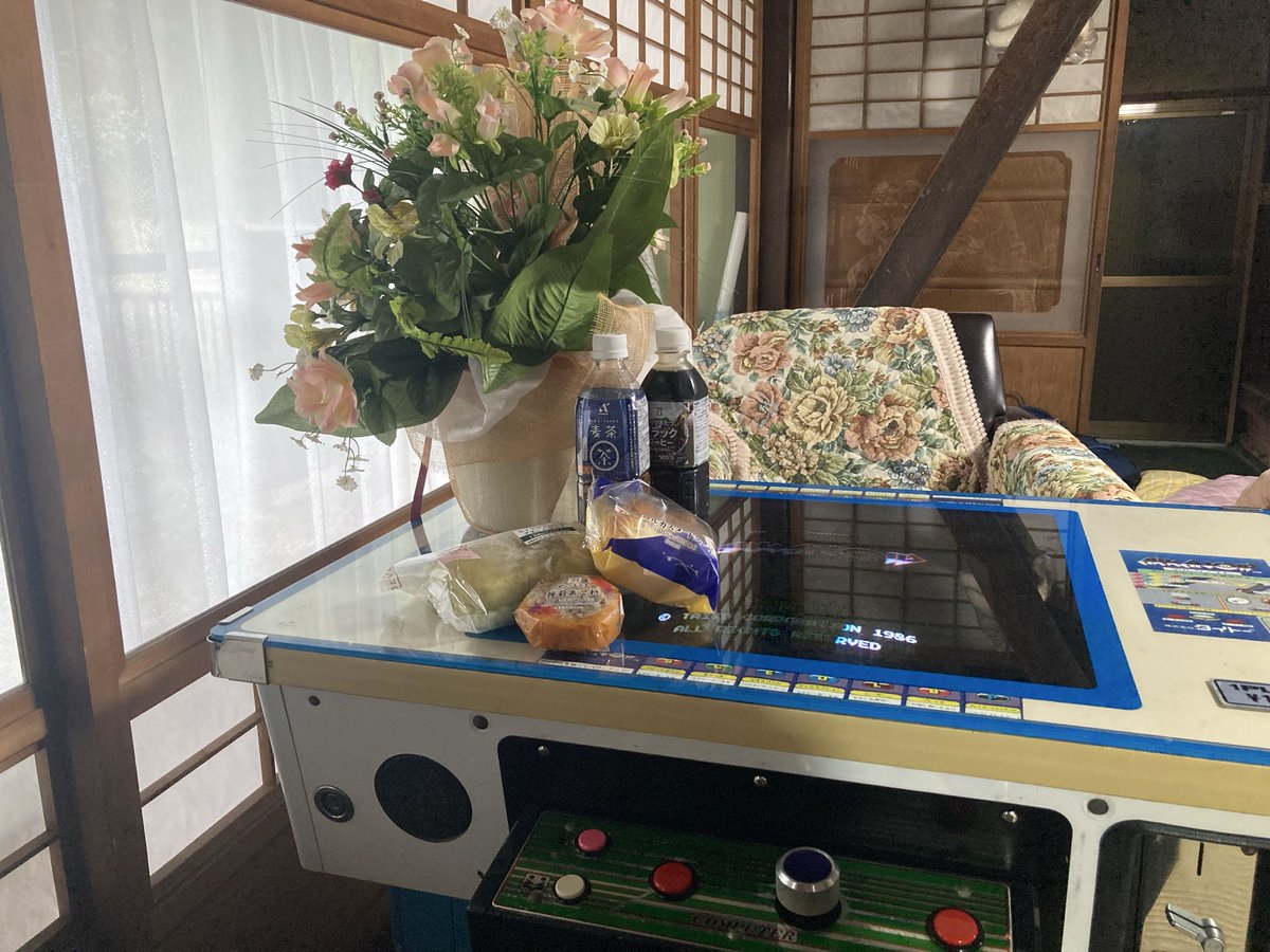 美品！ハーフテーブル筐体のドンガラ（空筐体）です。エミュレーターPC内蔵マシン製作にいかがでしょう？ 新品テーブル筐体液晶DXテーブル筐体 \u0026 卓上アミューズ筐体