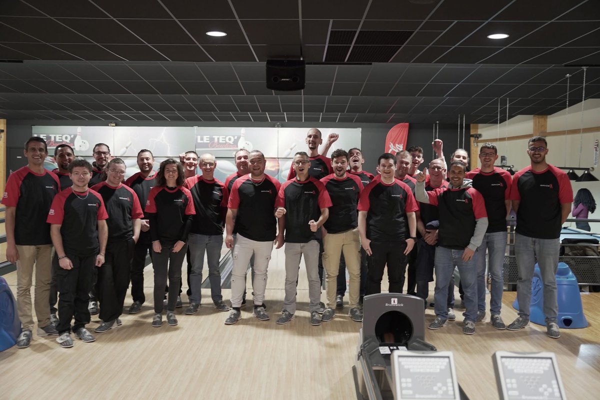 teqbowling's tweet photo. 🎳 Samedi 4 octobre 2025 au @teqbowling

Ce soir, nous avons eu le plaisir d’accueillir l’équipe de Maître CoQ  pour une superbe soirée bowling &amp; apéritif tapas 🥳🍹

Un grand merci à vous pour votre confiance et votre bonne humeur 🙌
On espère que vous avez passé un bon moment https://t.co/WLxgZVbLaB