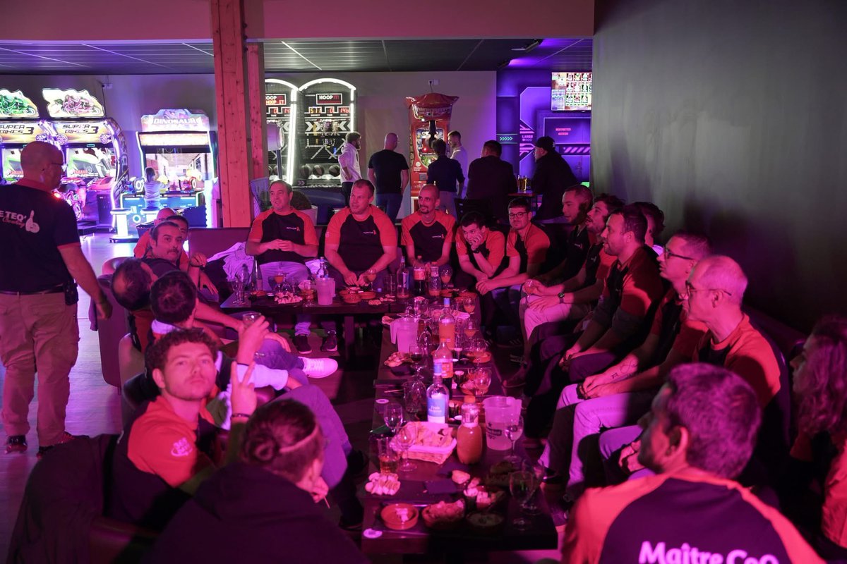 teqbowling's tweet photo. 🎳 Samedi 4 octobre 2025 au @teqbowling

Ce soir, nous avons eu le plaisir d’accueillir l’équipe de Maître CoQ  pour une superbe soirée bowling &amp; apéritif tapas 🥳🍹

Un grand merci à vous pour votre confiance et votre bonne humeur 🙌
On espère que vous avez passé un bon moment https://t.co/WLxgZVbLaB