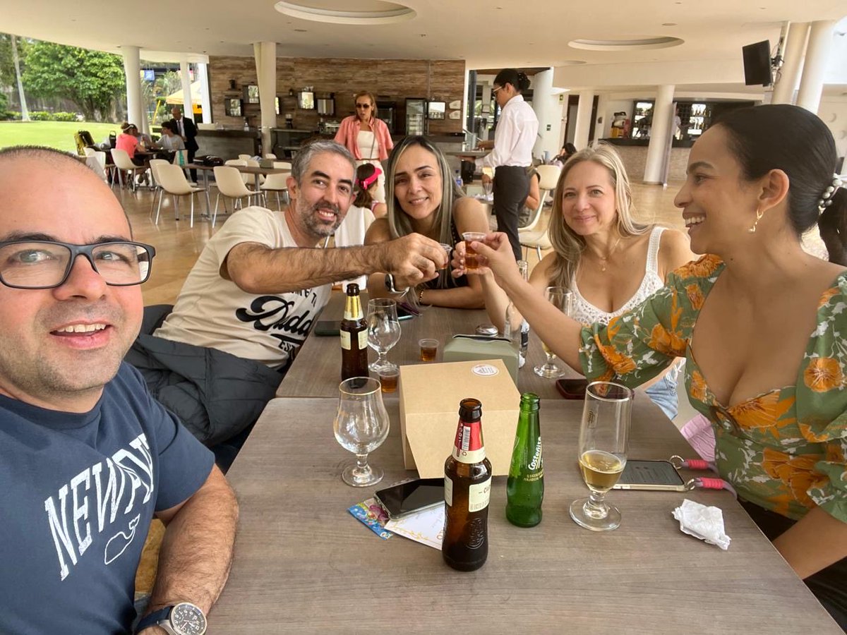 DeyxieM's tweet photo. Capítulo Medellín: celebrando la vida ❣️ y buena compañía. 
- Buenas prácticas y gestión del riesgo
-  Paciencia y mejora continua paga 
-  Portafolio 
- Chismecito time ☕️
@somoscdi @HyenukChu 
Cordialmente invitados 
@pipe_jllo @carlosrend @SaraValldares @pipepez4 @Omacemar https://t.co/WiPg9uDQW0
