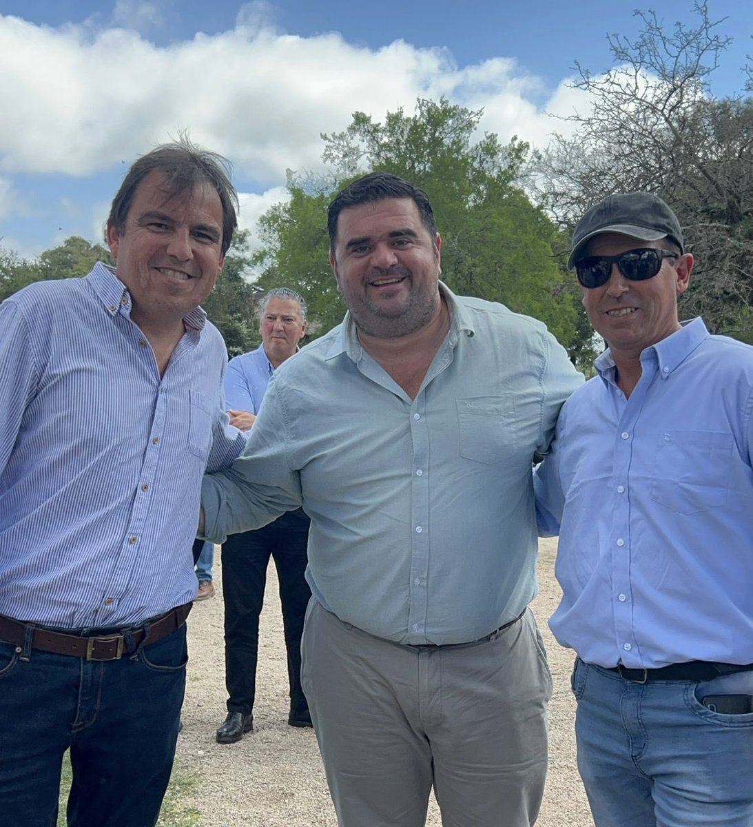 marioculnev's tweet photo. Acompañamos a Nicolás Olivera en la reunión de Agrupación de Gobierno del grupo @dcentrouy  del @PNACIONAL en Carmelo Colonia. https://t.co/GeLaFRhp05