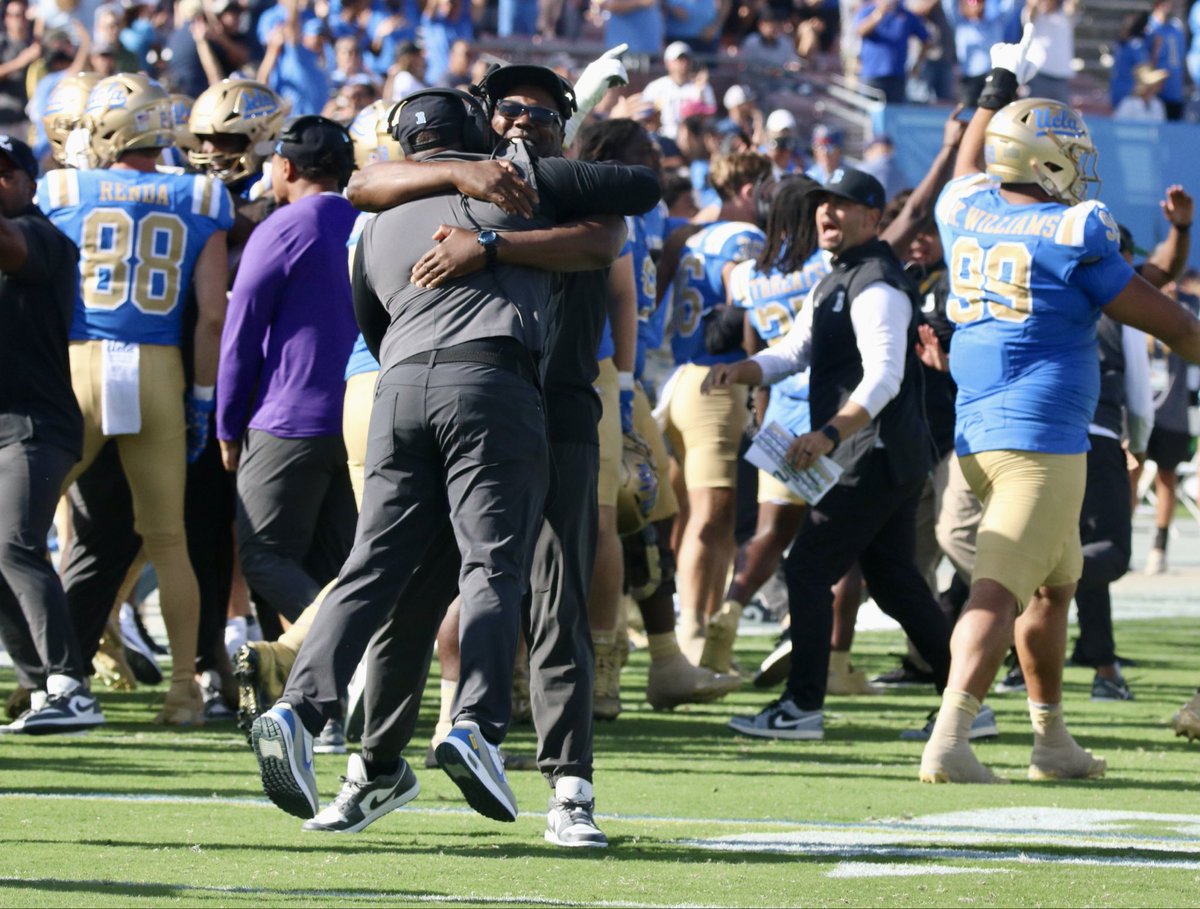 UCLAOn3's tweet photo. Jubilation! https://t.co/9nbbMS6Gb2