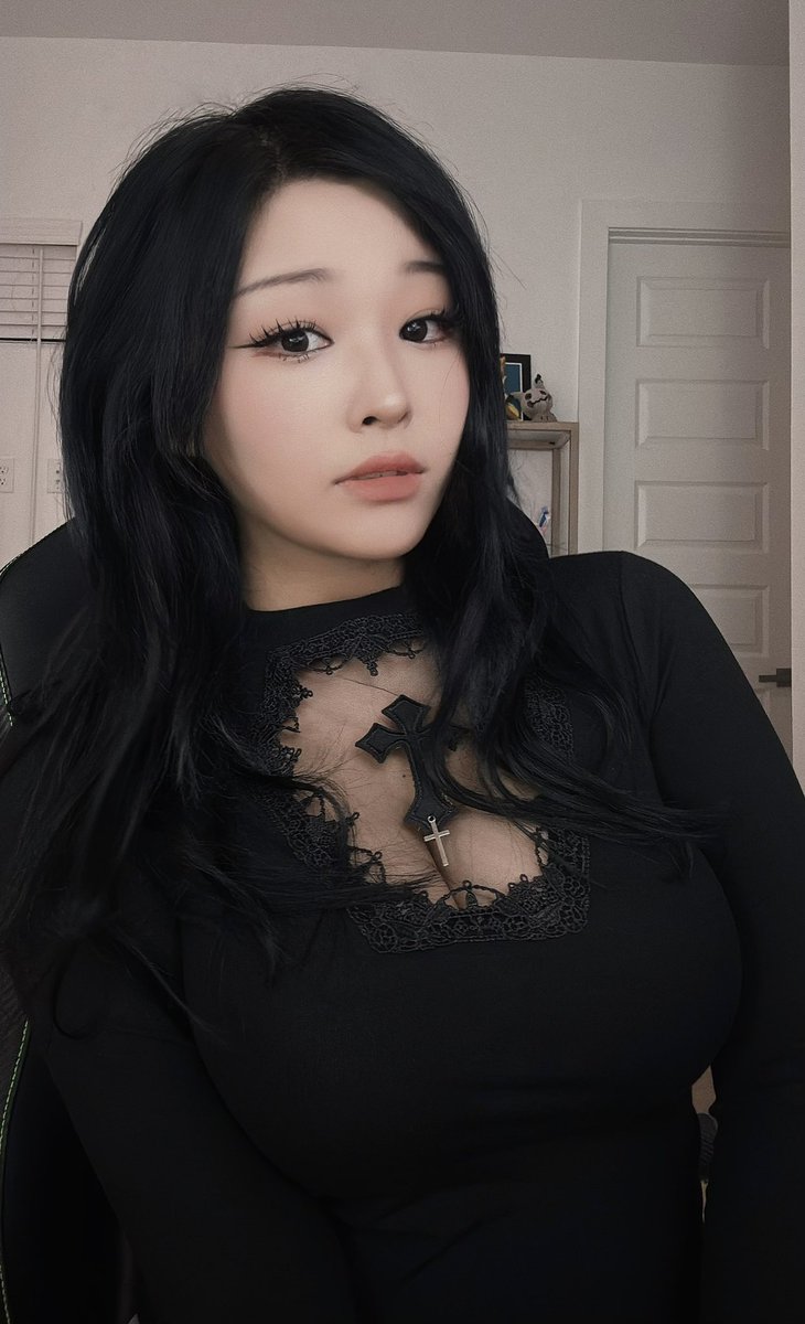 MidgetSpinner0's tweet image. Mother