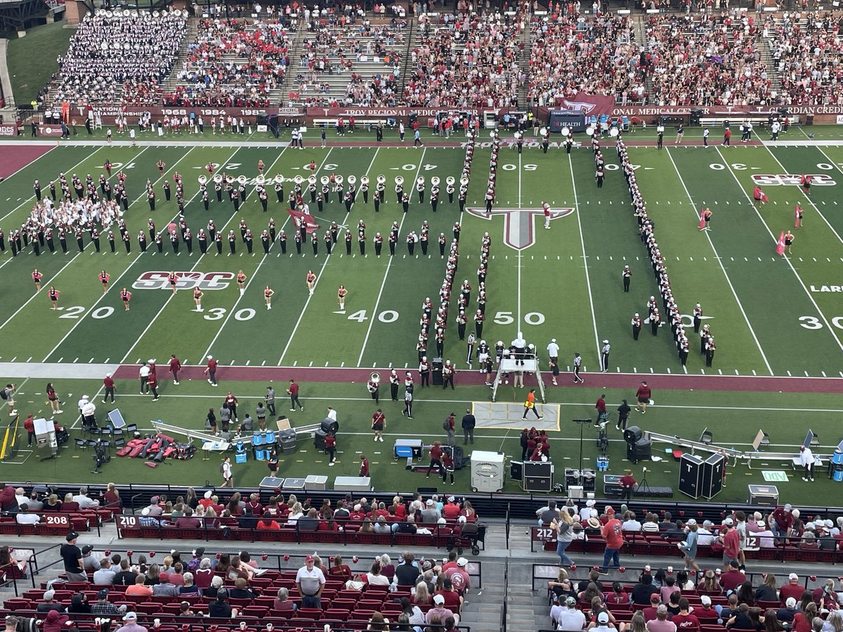We’re in for a treat tonight as <a href="/SouthAlabamaFB/">South Alabama Football 🏈</a> and <a href="/TroyTrojansFB/">Troy Trojans Football 8x⚔️</a> renew their rivalry. Join <a href="/Ben_Stanfield/">Ben Stanfield</a>, <a href="/JuniorLouissai3/">Junior Louissaint</a> and me along with the rest of our <a href="/DIFPBham/">Down In Front Productions</a> crew at 6 on <a href="/ESPNPlus/">ESPN+</a>. #BattlefortheBelt #SunBeltFB