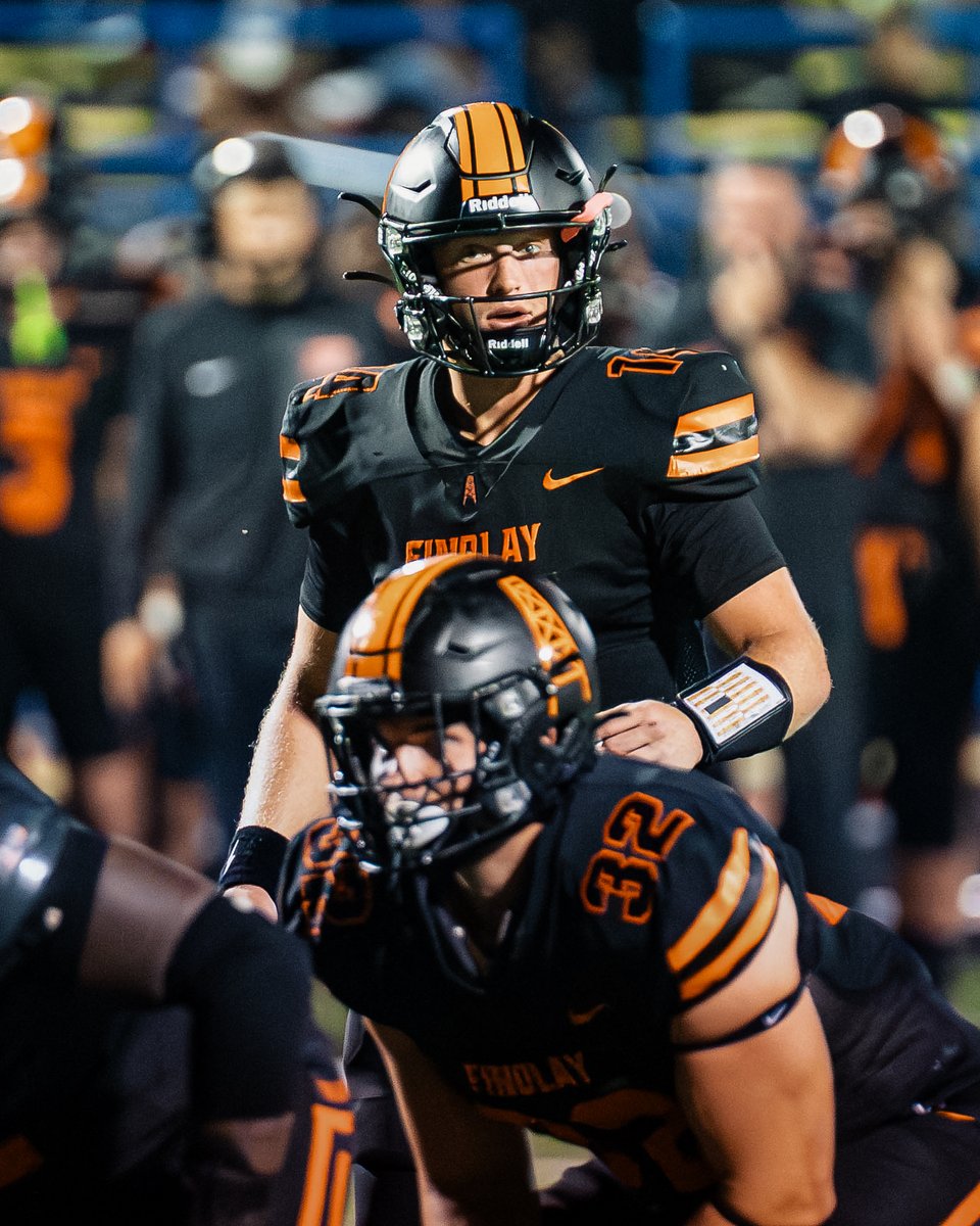 Andrew Leonard and Denny Furlong connections make history in no. 21  Findlay's 31-10 win at Walsh.

The Oilers are now the only remaining unbeaten team in the G-MAC.

#GoOilers | #BeGreat

🔗: findlayoilers.com/news/2025/10/4…