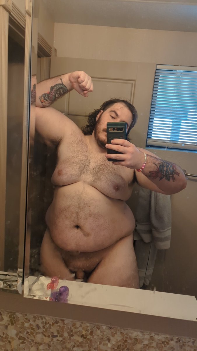 Trying to be a muscle tiger with a power belly is it working? #nsfwfurry